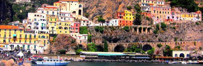  İtalya'da Amalfi kıyısında gezi