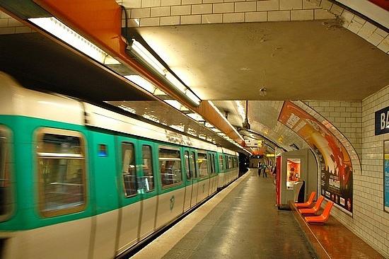 Metro Paris. Turist bilgilendirme kartı