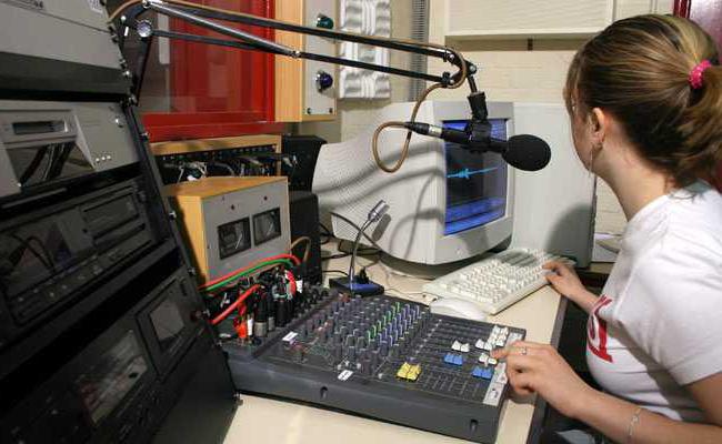 Ekaterinburg'un popüler radyo istasyonları ve frekansları